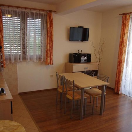 Apartments With A Parking Space Igrane, Makarska - 13535 Номер фото
