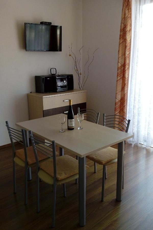 Apartments With A Parking Space Igrane, Makarska - 13535 Экстерьер фото