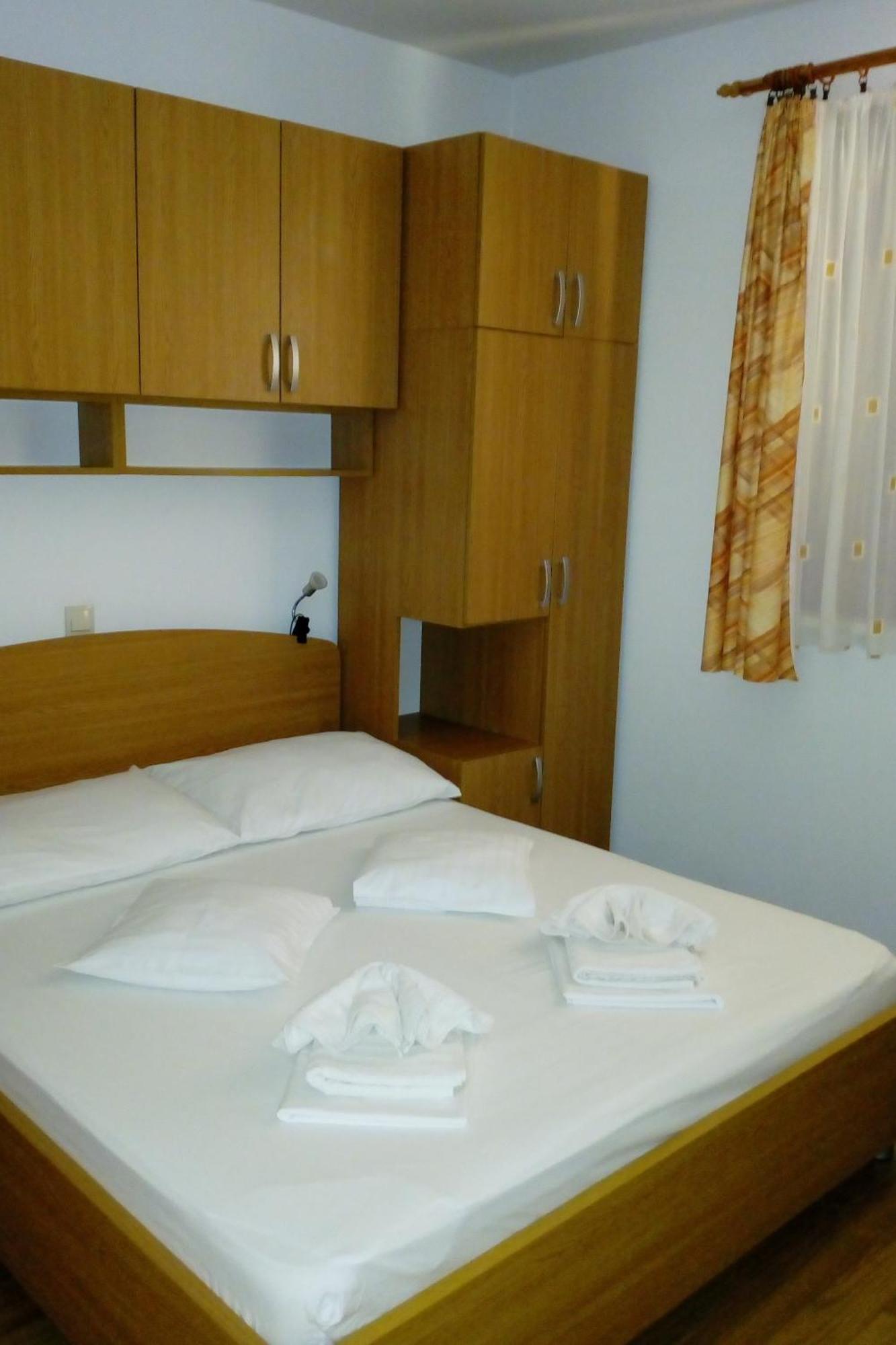 Apartments With A Parking Space Igrane, Makarska - 13535 Номер фото
